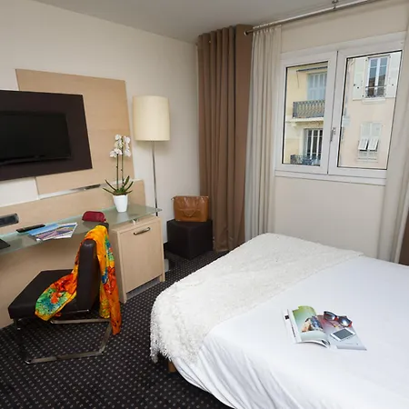 Pam Fully Renovated Hotel Niza